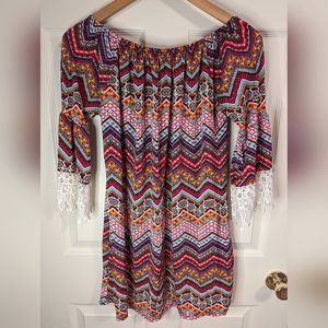 Win Win colorful lace sleeve tunic size large-XL